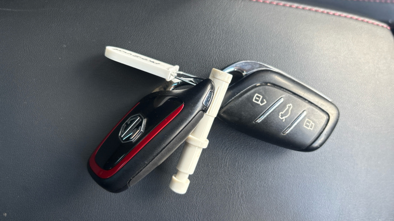 MG Hs 1.5 T-GDI Exclusive 5dr DCT Petrol Hatchback